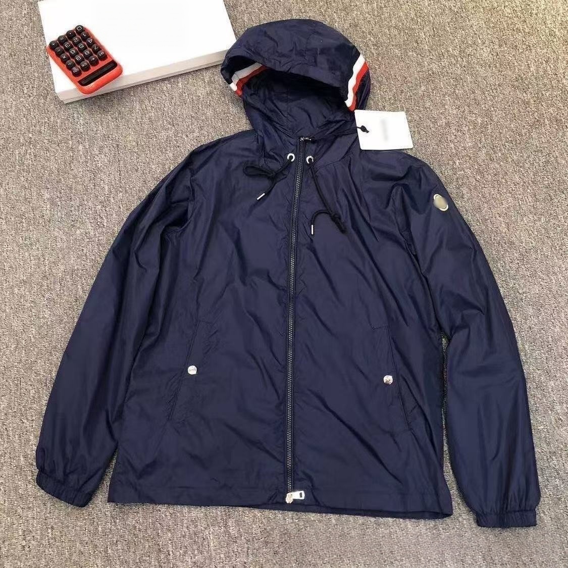 Sweat à capuche coupe-vent confortable – Vêtements d'extérieur légers et respirants.