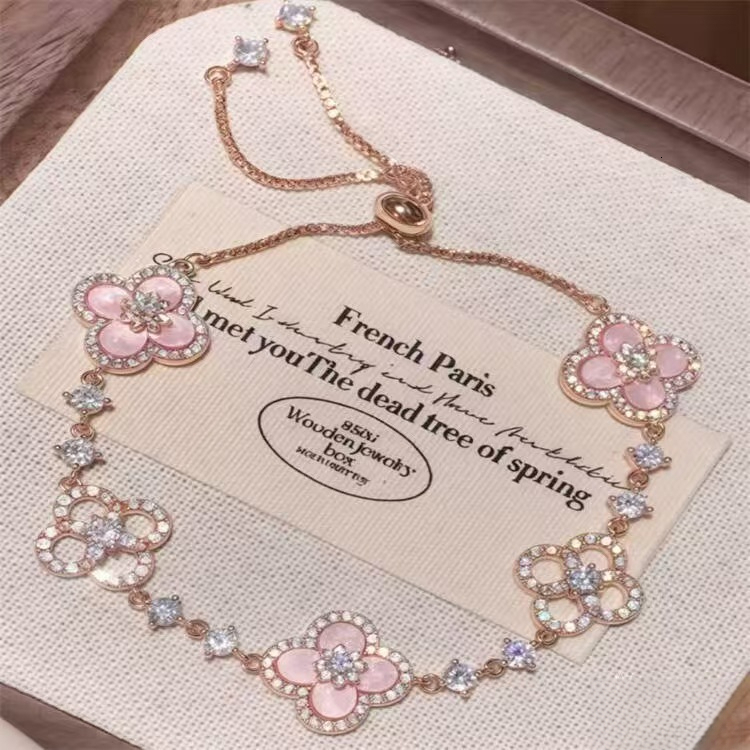 Designer Trendy Bracelet Luxury Pink Fritillaria Clover Bracelet Gold Plated Micro Inlaid Zircon Women Jewelry Y2K Anniversary Dating Accessories