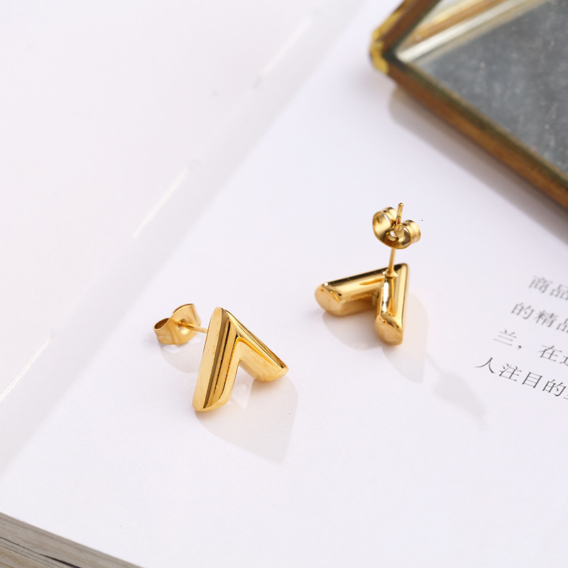 Designer Statement Earrings Luxury Y2K Simple V Shape Titanium Steel Ear Stud For Women Geometric Gold Jewelry Trend Daily Dating Workplace Accessor