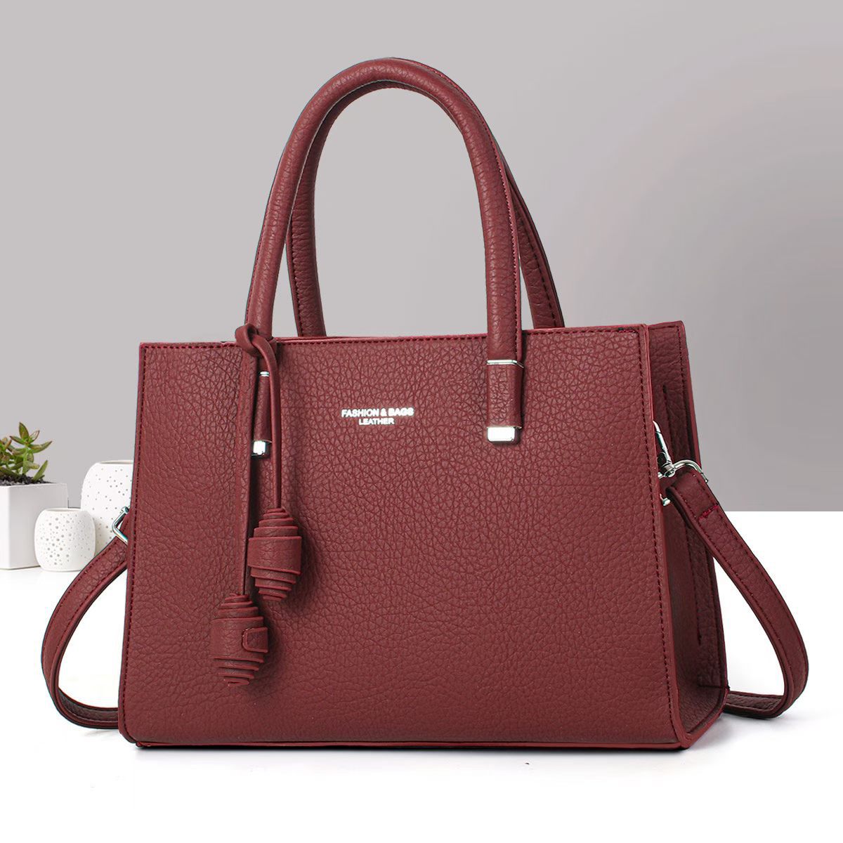 Explosions selling high-value mom bag can be slung over the light luxury niche temperament trend handbag commuting elegant.