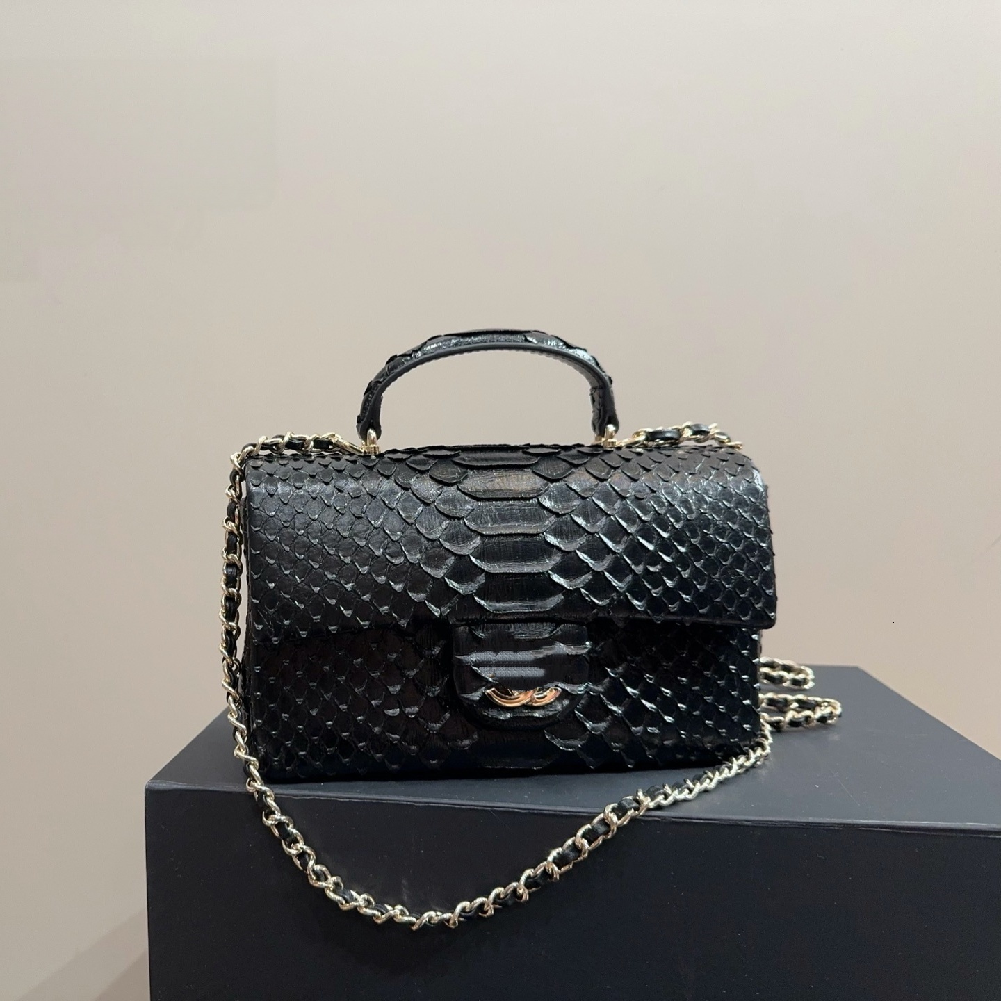 9A Classic flap 25c Python grain Top short handle cf chain Designer Shoulder bag Womens handbag quilted Leather Clutch Bags Tote sequin party Even C