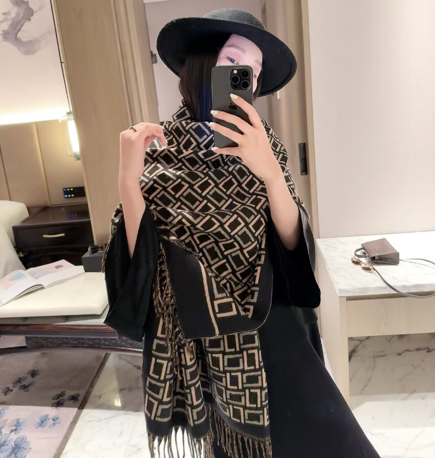 Classic women's designer luxurious scarf - Letter wool and cashmere fringed long coat - Winter warm and fashionable coat for both men and women
