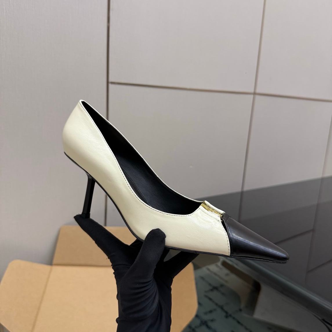 Designer Heel Luxury Woman Pump Point Toe Leather Suede Buckle Fashion Casual Footwear Quality Comfort Black White Brown Burgundy Stylish Modern Tre