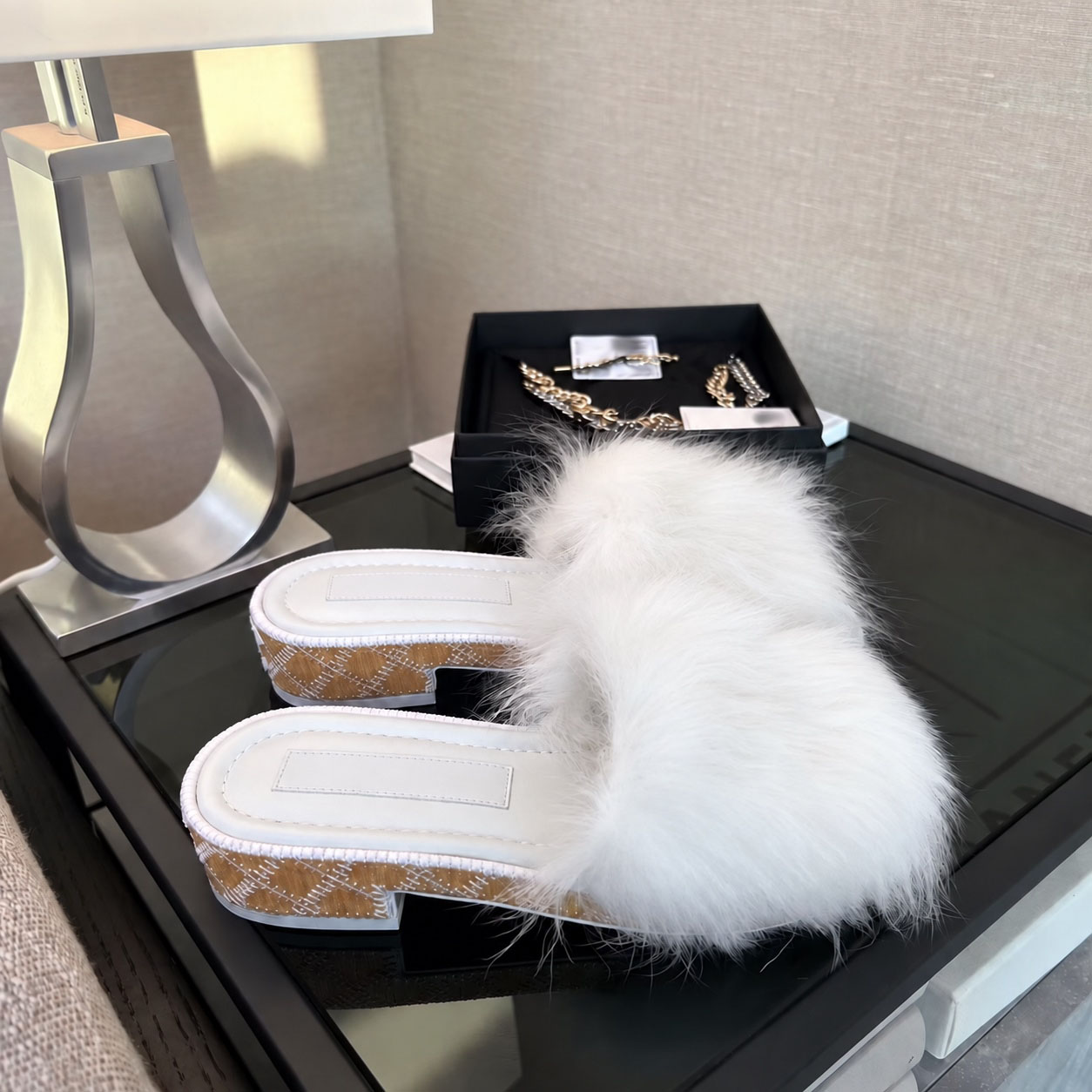 Designer Shoe Women Fluffy Fur Slide Sandals 26 New Arrival Woven Platform Mules Luxury Casual Slippers For Daily Party Vacation Wear