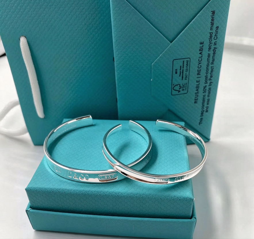 Brand Bracelet Designer Luxury Jewelry 1837 Bracelets Solid 925 Sterling Silver Top Quality Fashion Trend Couple Bangle For Women Men Wedding Engage