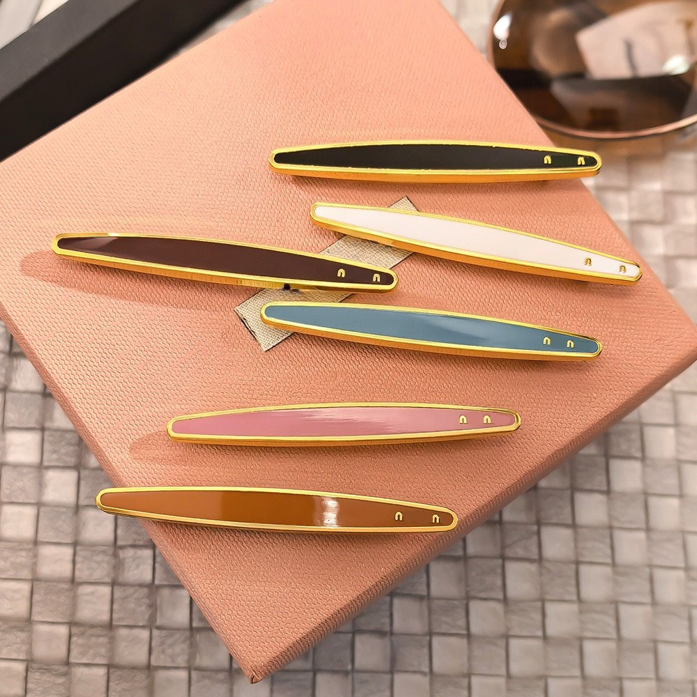 Pinces à cheveux de créateurs Pince à cheveux couleur bonbon pour femmes Pince à cheveux latérale Designer de luxe Amour Bijoux de cheveux Style