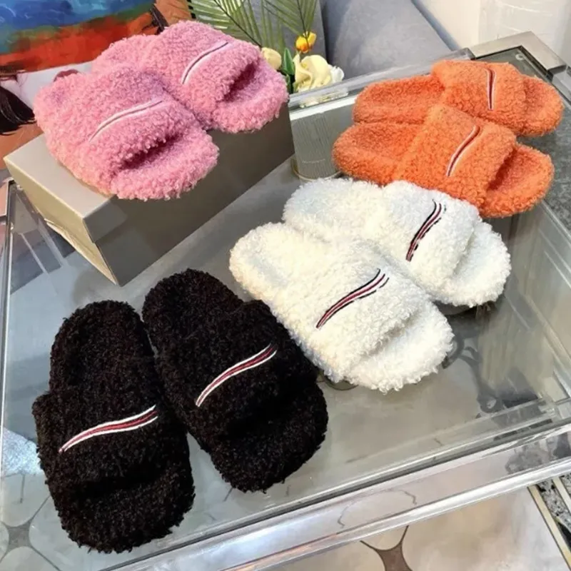 Womens Fur Slides Furry Slippers Designer Mules Fall Winter Homewear Slide Men Footwear Paris Luxury Comfortable Fuzzy Flip Flop Fluffy Warm Letters