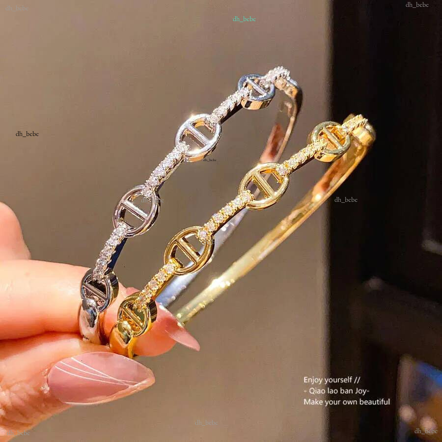 18K Real Gold Plated Zircon Pig Nose Clasp Bracelet Light Luxury High End Fashionable Temperament Jewelry Wholesale