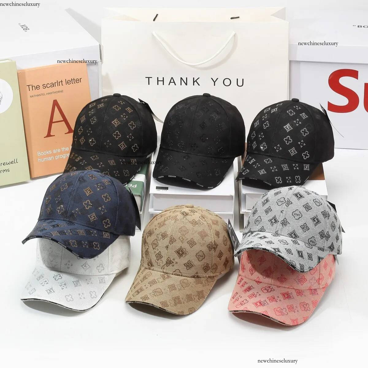 2026 Nouveau designer de luxe de style coréen lettre de diamant casquette de baseball à la mode polyvalente adaptée aux hommes et aux femmes pour