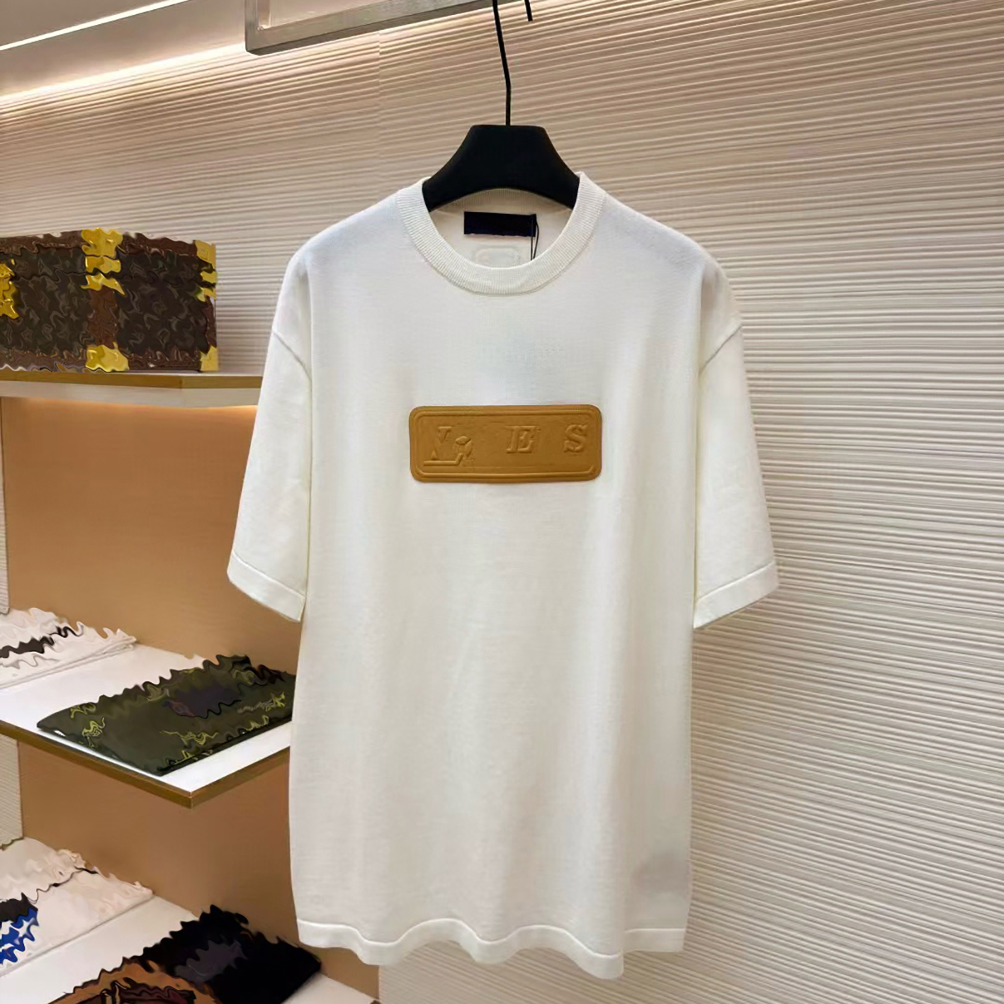 Designer brand men's T-shirt high-quality casual short sleeved top with sticker tag round neck short sleeved shirt