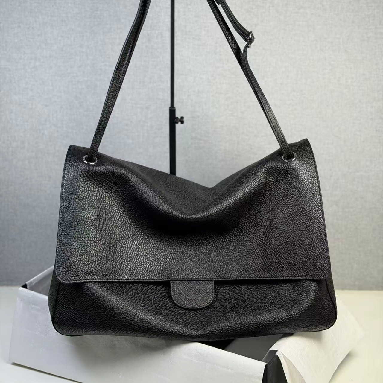 12A womens designer bag luxury designer bag Celebrity-style maxi flap bag pebbled leather 32CM 38CM hand bags designer women designer shoulder bag g