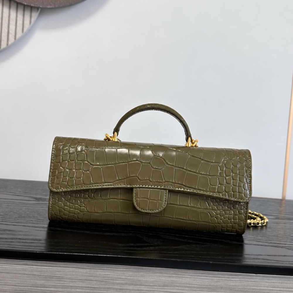 Crocodile Embossed Flap Shoulder Bag Leather Top Handle Chain Strap Refined Vintage Party Weekend Crossbody Bag