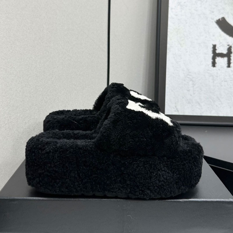 Womens Slides Ladies Thick Sole Slide Designer Embroidered Shoe Upper Sandal Fluffy Luxury Brand Casual Shoes Daily Shoe Round Head Rubber Outsole S