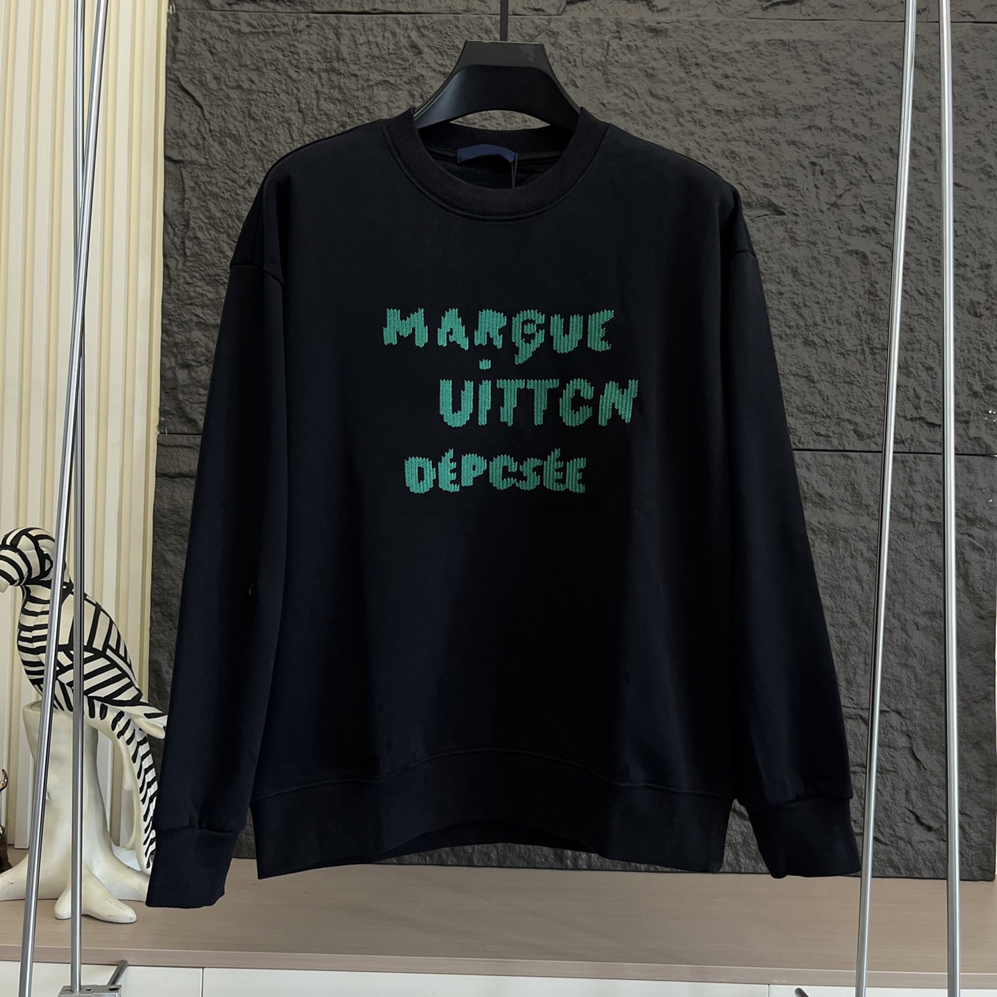 Men's Women's Spring and Autumn New Embroidered Three Dimensional Letter Round Neck Hoodie Luxury Leisure Fashion Sports Top Men Women Lon
