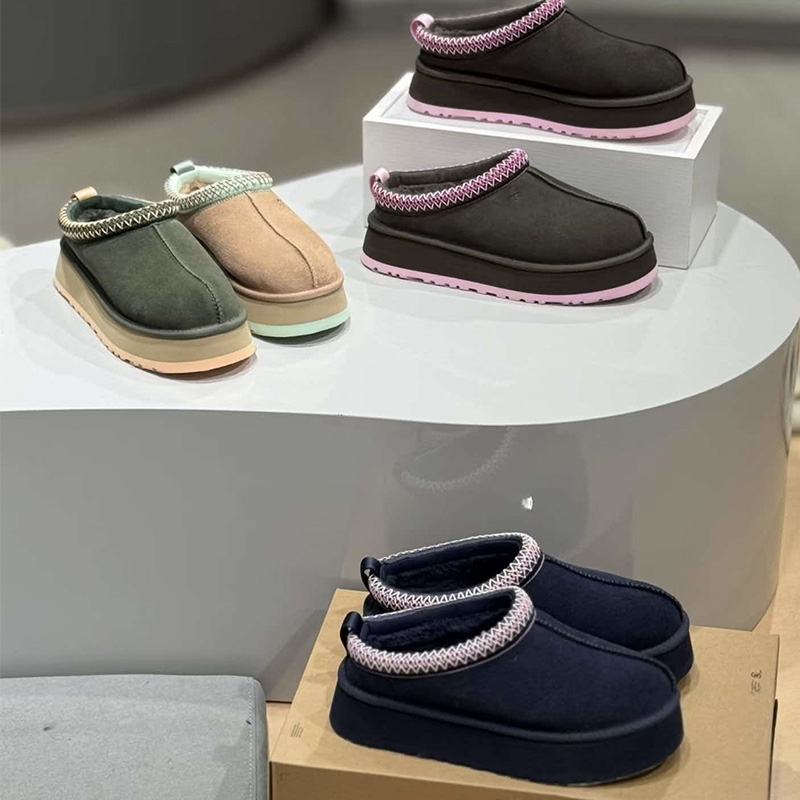New color Women Suede high Platform winter designer fleece Slippers embroidered trim around the collar in contrasting colors boot Thick Non Slip