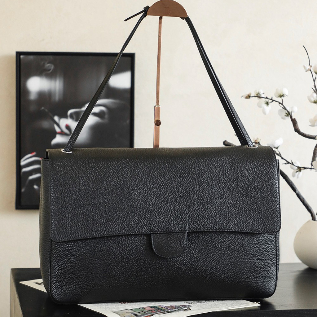 Maxi Flap bag 26S Designer tote bag Classic Flap luxury Shoulder bag leather Airport grain cowhide Women shopping bag suede large capacity travel ha