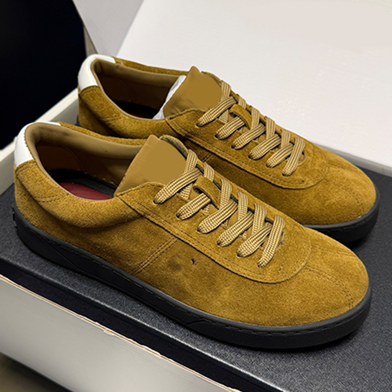 Début de l'automne Série Dames Daim Baskets en Cuir de Veau Classique Dentelle Couleur Blocage Arrière Suivre Chaussures de Sport Vie Quotidienne