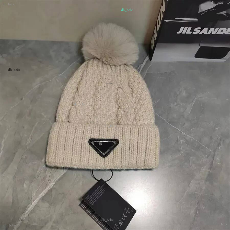 Mens Beanie Hat Cuffed Knitted Bonnet Sports Luxury Solid Caps Fashion Street Classical Designer Beanies Womens Casual Winter Hats