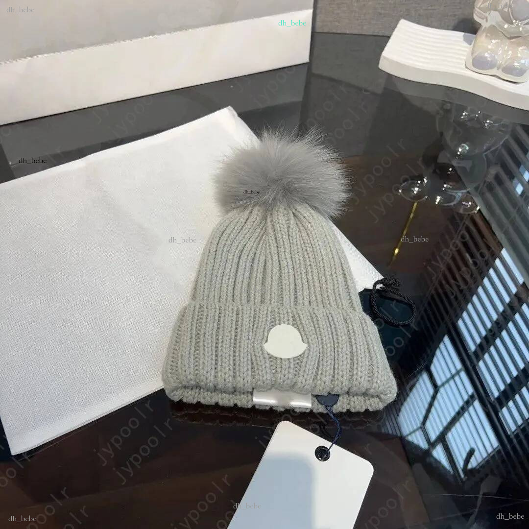 High quality Designer Women Knit Beanie Warm Winter Hats Bobble Hat Fashion classic beanie Men and women Classic Design outdoor casual warm hat