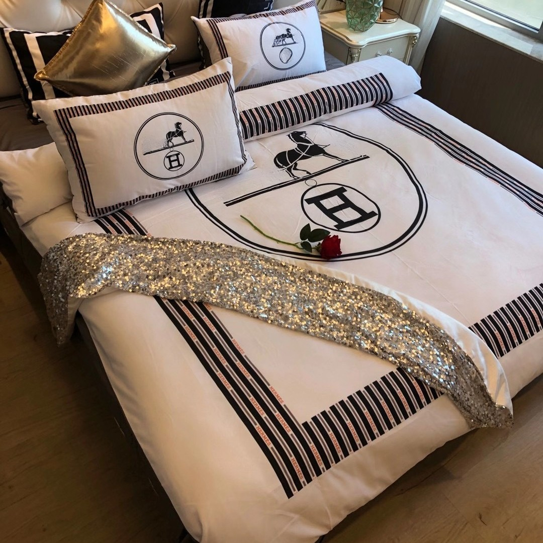 High Quality Light Luxury Pure Cotton Bedding 4-Piece Set, Designer Sheet & Fitted Sheet for All Seasons