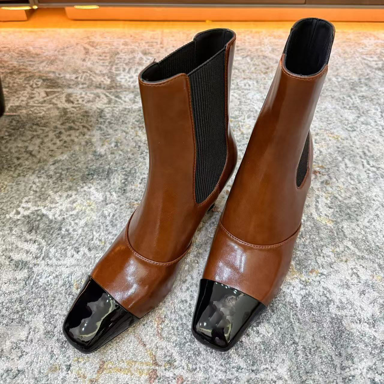Top-tier designer fashion womens boots, retro patchwork square-toe Chelsea boots, slimming short boots, stylish elasticated leather