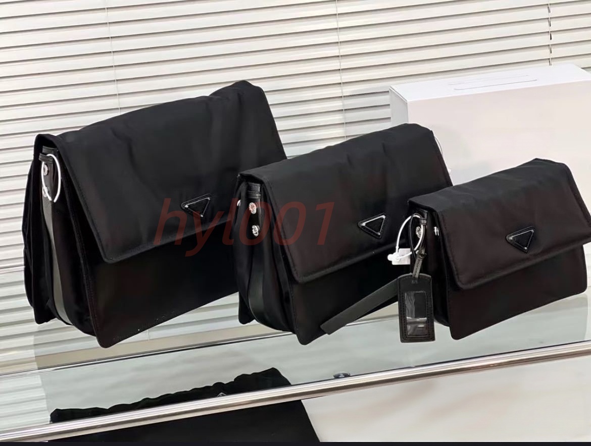 Luxury Designer Nylon Messenger Bags For Women Fashion Triangle Metal Label Flap Crossbody Shoulder Bag Waterproof Travel School Satchel Totes 24cm