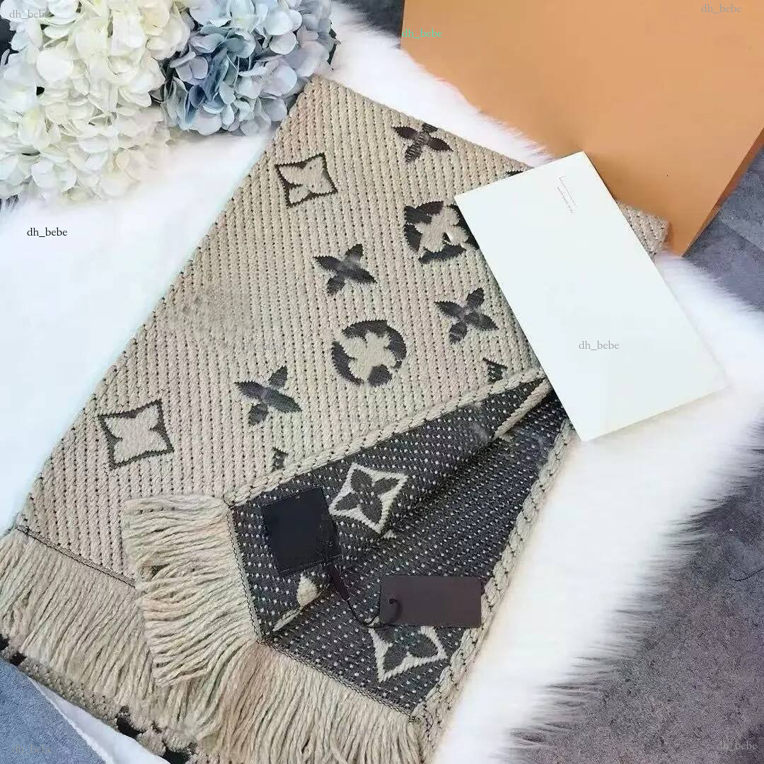 Designer scarf Double Sided Jacquard Winter Large Shawl Wrap For Women Soft Warm Cozy Neck Scarf Versatile Fashion Accessory for Dating Party Tra