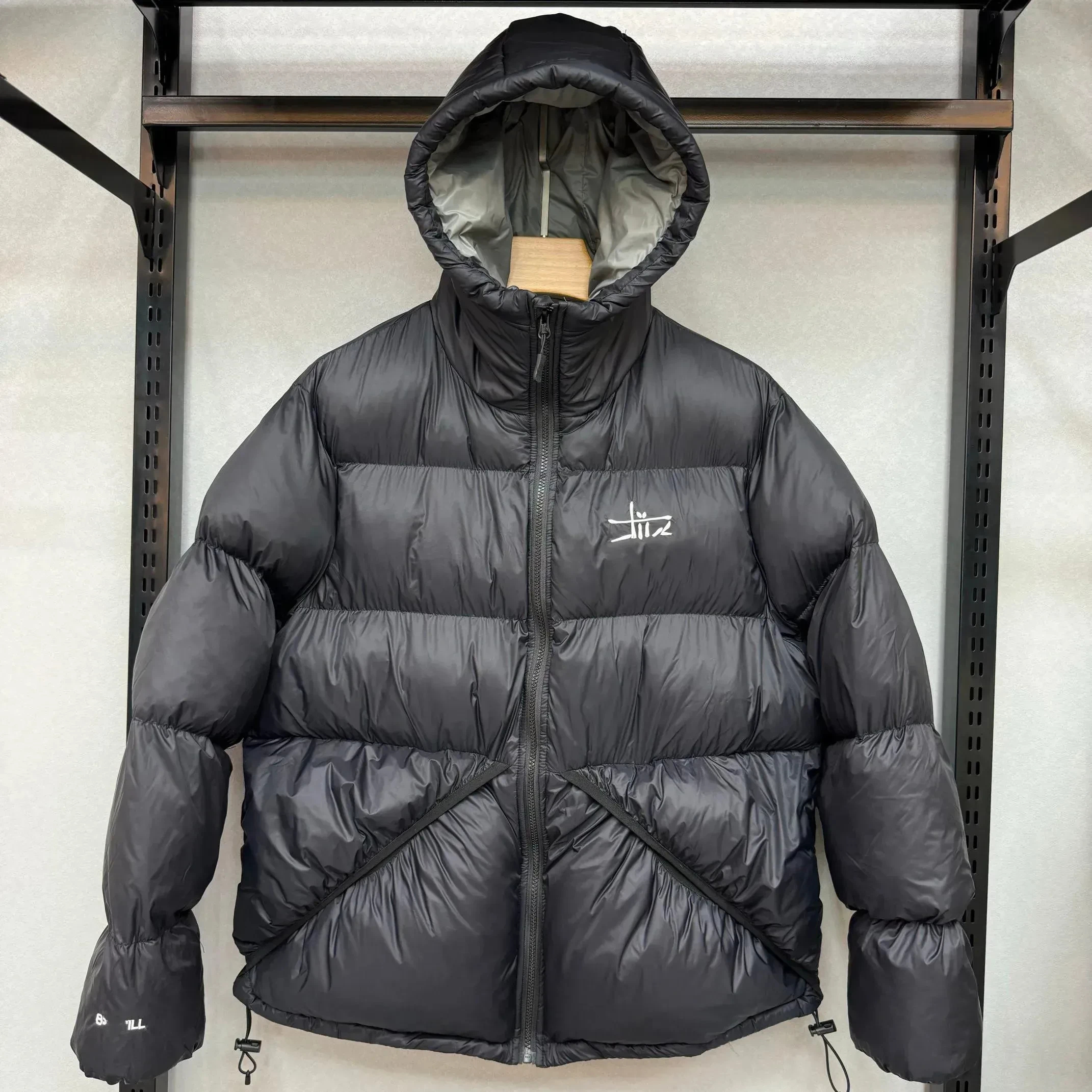 Waterproof Designer Puffer Jacket - Hooded Embroidered Thick Winter Down Coat with Zip & Two-Tone Design Bread Jacket