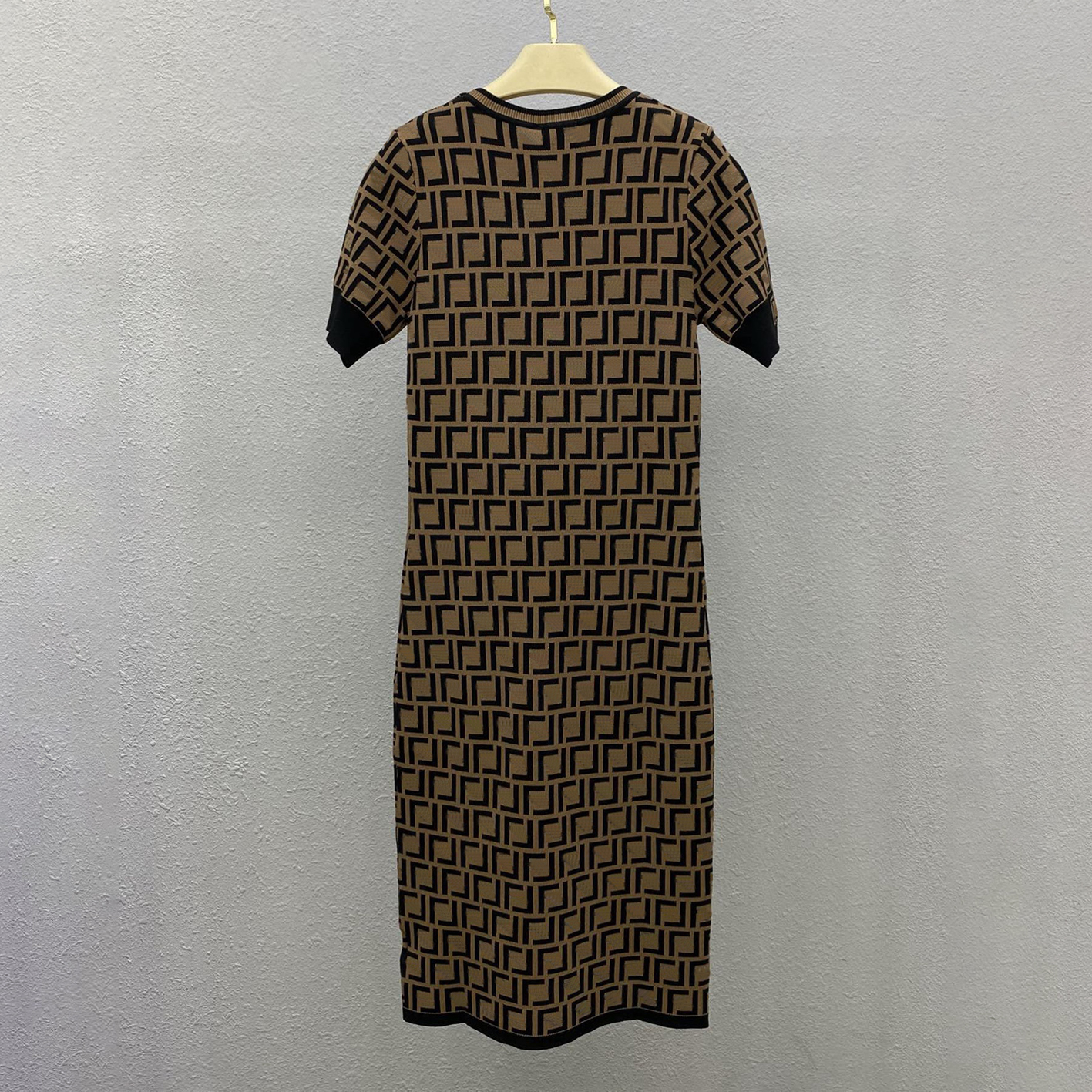 Robes pour femmes de haute qualité de marque de créateur, robes décontractées de base, robes tricotées à manches courtes à col rond à fleurs clas