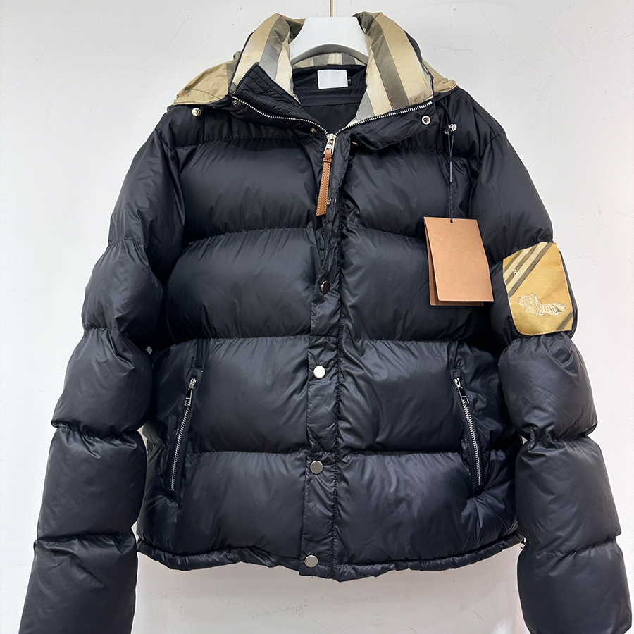 Designer Down Jacket Femmes Homme Parkas Manteau Vestes d'hiver Style de mode Rayures Motif Épais Tenue Poche Outsize Chaud Hommes Manteaux Mince