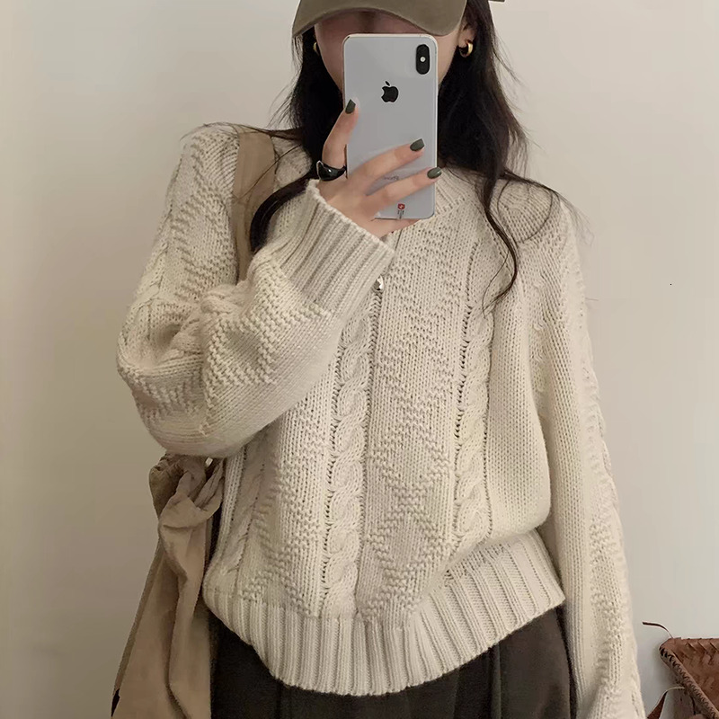 2026 New Round Neck Sweater 100% Cashmere Knitted Long Sleeved Pullover Autumn And Winter Thick Warm Women's Top MAKOUFEI