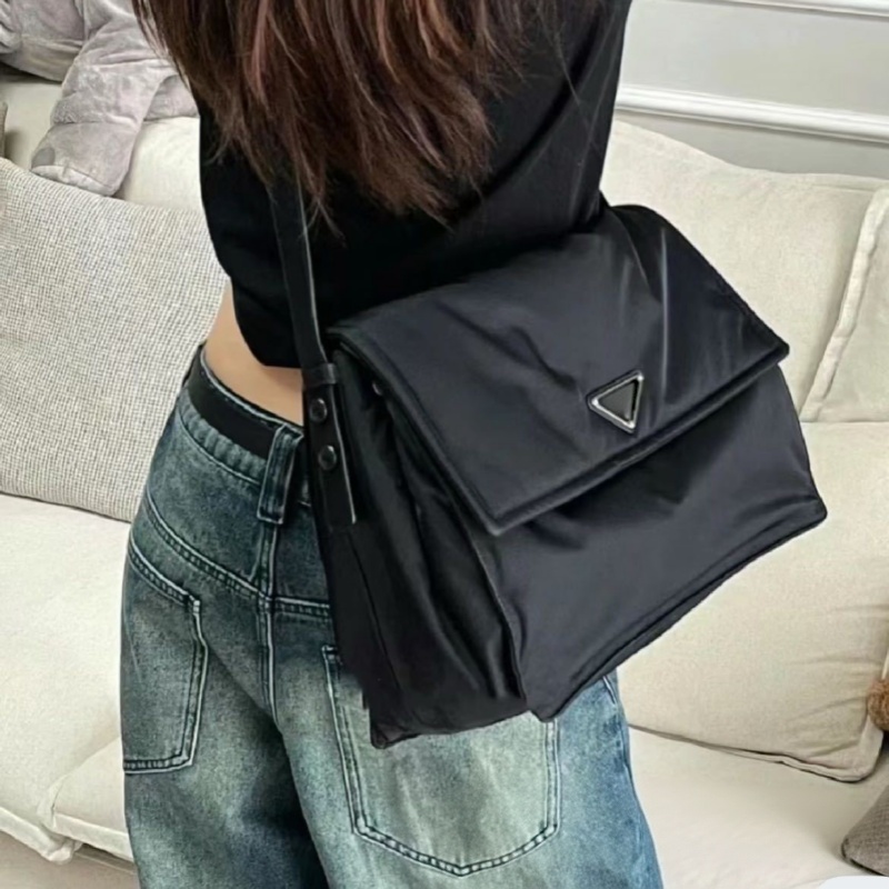 Luxury Padded Nylon Messenger Bags Triangle Metal Designer Flap Shoulder Bag Women Casual Crossbody Hobo Travel Bags Set Black Purse Totes