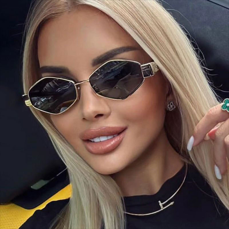 Fashion Designer Sunglasses Korean Style Personalized Metal Small Diamond Frame Anti UV Outdoor Sports Cycling Party Vacation Trendy Women Glasses