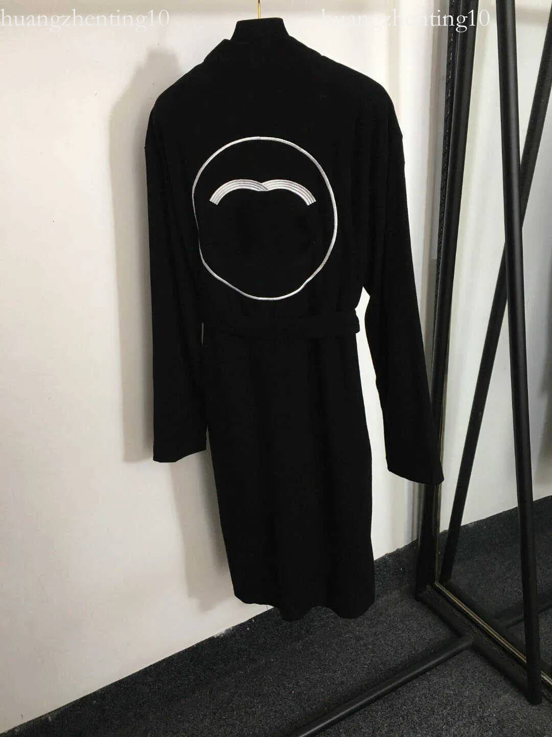 Women's Sleepwear Designer Branded Women's Pajamas Clothing For Womens Fashion Embroidered Belt Waisted Terry Velvet Long Sleeve Bathrobe