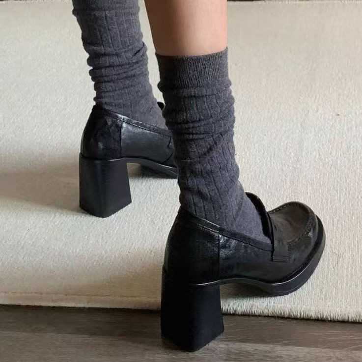 40 size super soft sheepskin loafers with thick heels and high heels. 2026 new style, British style, black leather shoes, thick sole. D260929