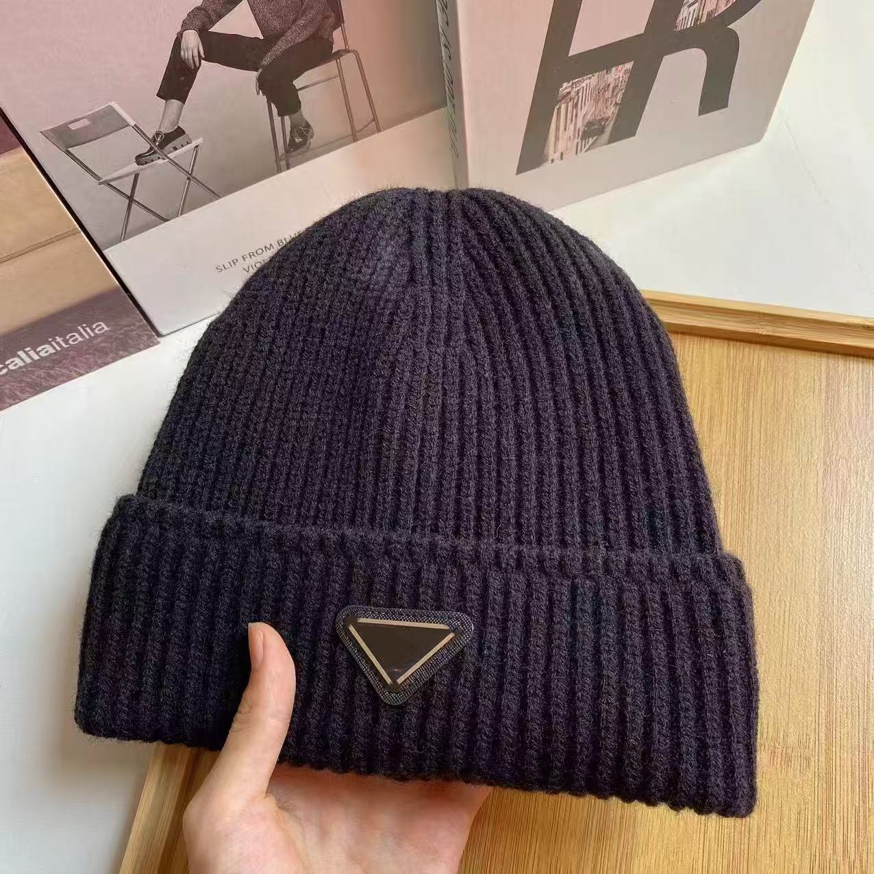 designer metal triangles logo beanie designer womens beanie for mens hats skull caps casual cashmere knitted hat Cotton elastic hat Street sport cou