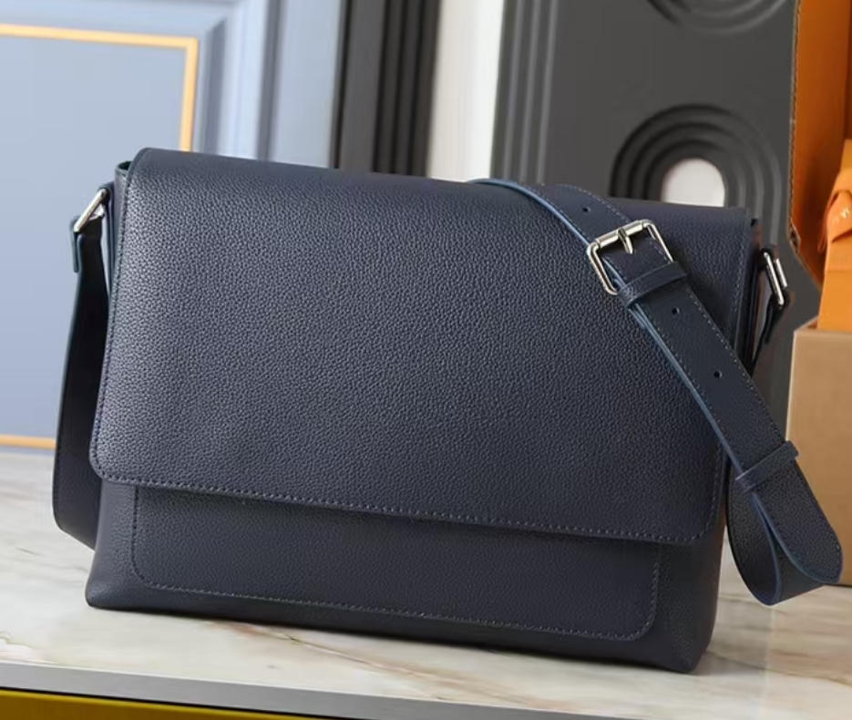 luxe Heren Messenger Bag van graanleer Designer Crossbody schoudertas met grote capaciteit, flapontwerp met ritsvak aan de achterkant voor zakenreiz