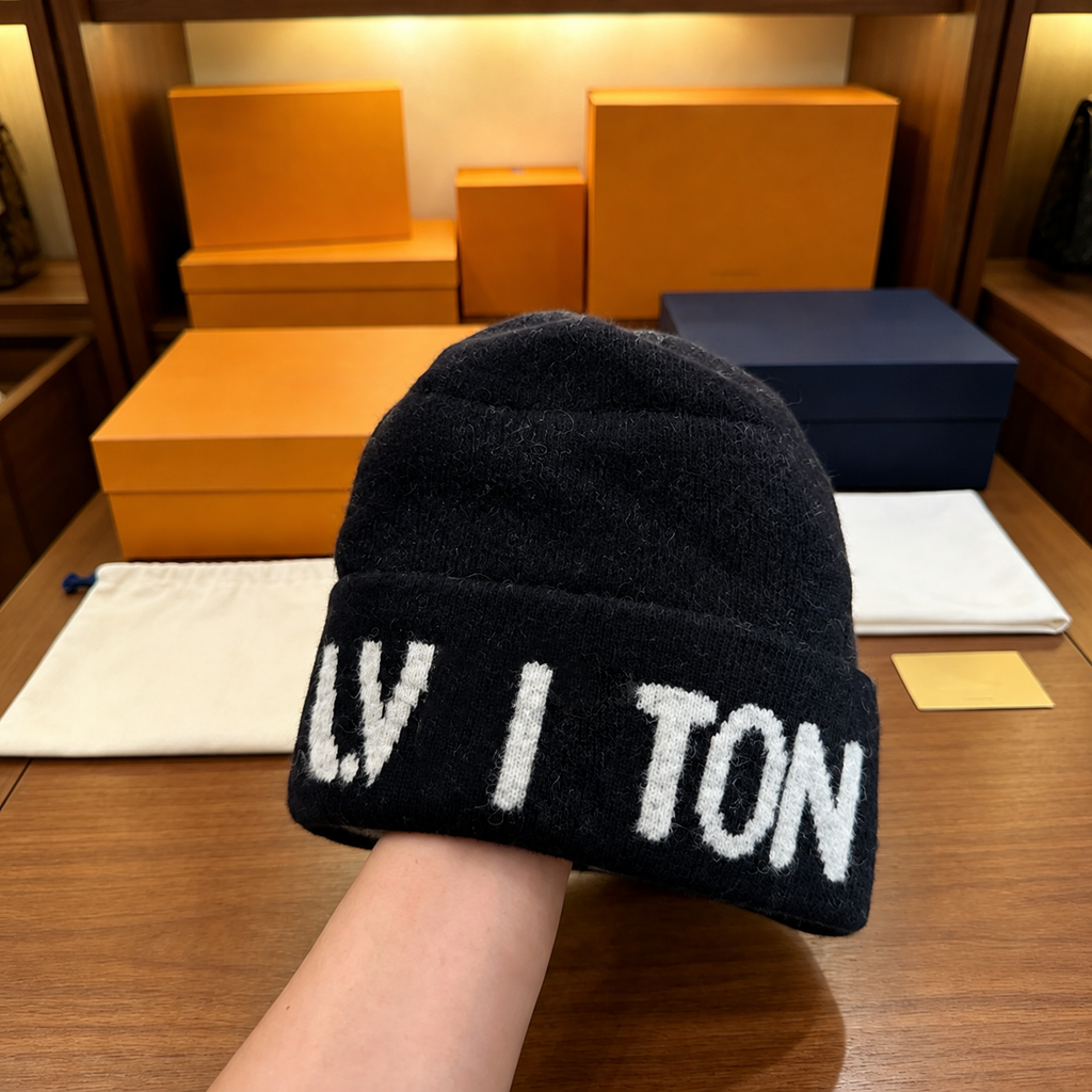 Winter designer beanie women and men New letters skull caps bonnet hat classic fashionable Beanie Hats autumn winter Elegance versatile