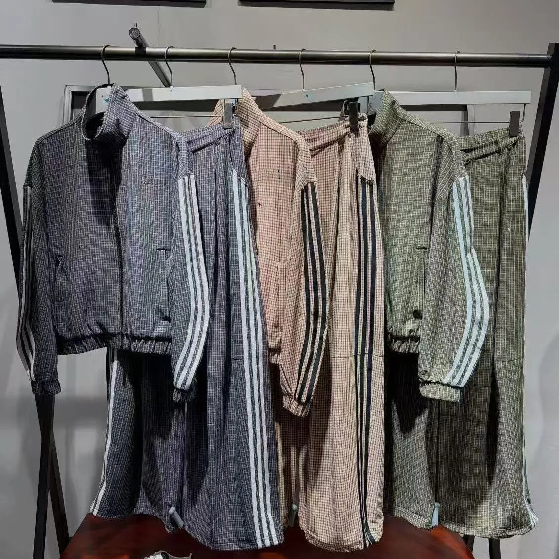 Women Plaid Three Stripe Tracksuit 2 Piece Sport Outfit Zip Up Stand Collar Vintage Long Sleeve Jacket Pants Set Men Women