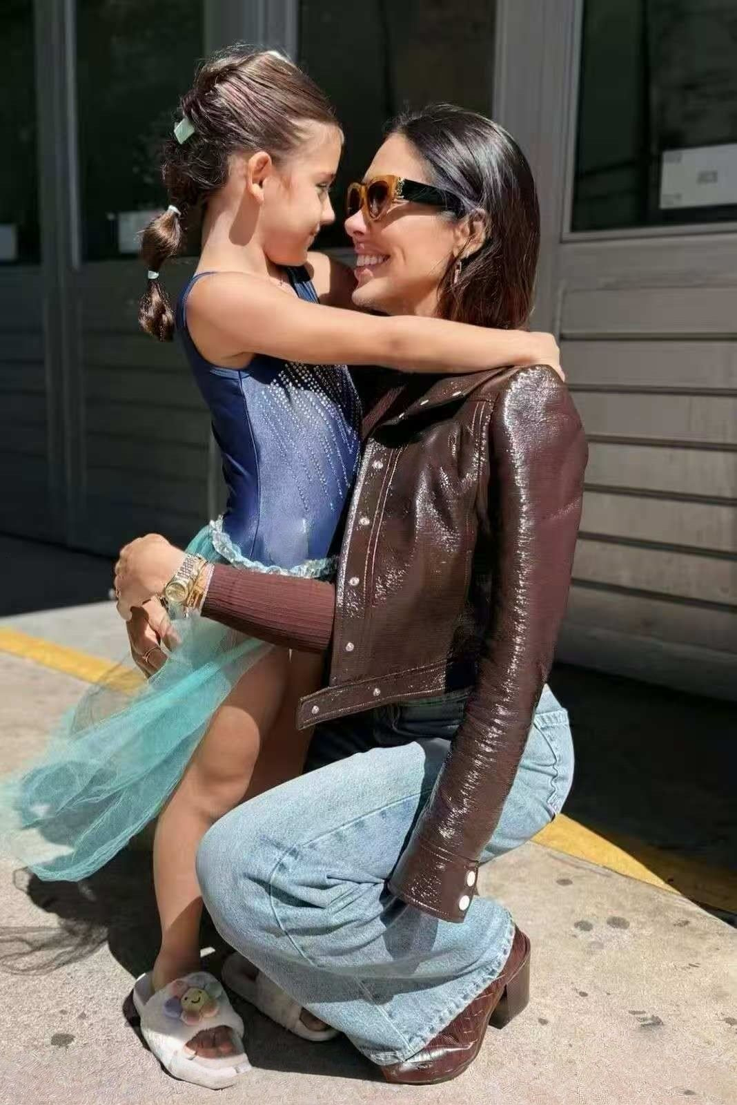 2026 Summer Fashions Designer courregedss Shirt Jacket High Quality Patent Leather Shiny Jacket Trendy Shiny Slim Fit Long Sleeved Jacket cour skirt