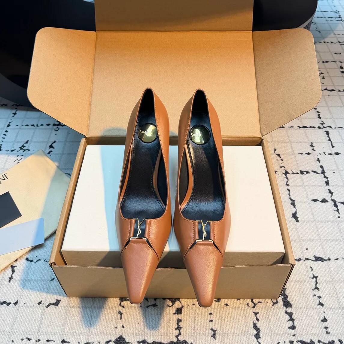 Brown Heel Designer Luxury Woman Pump Point Toe Suede Leather Buckle Fashion Casual Footwear Quality Comfort Black White Burgundy Formal Dress Moder