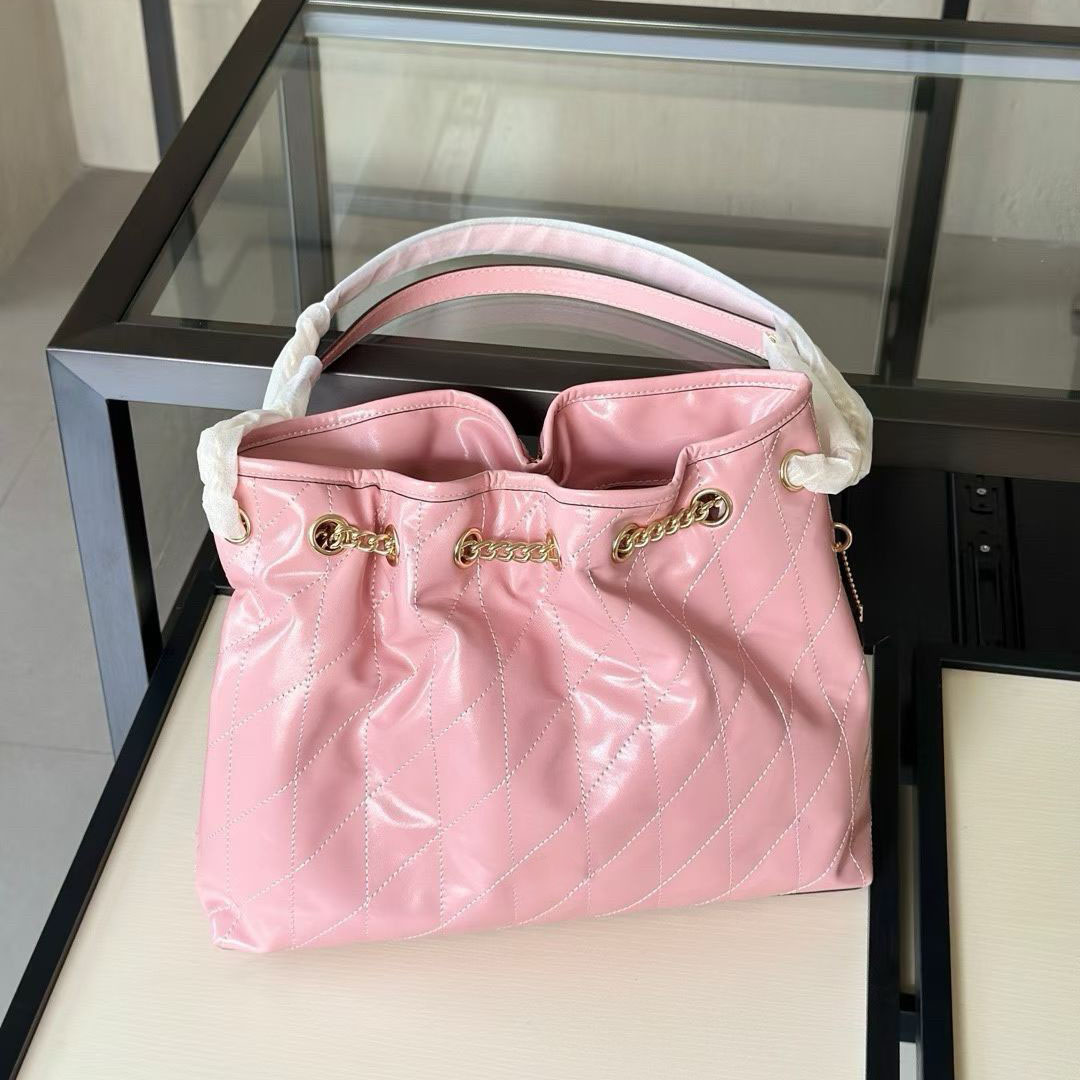 Evelyn Quilted Drawstring Shoulder Bag Designer Tote Bag Women Large Capacity Chain Bucket Handbag Lightweight Leather Crossbody Purse Casual Daily