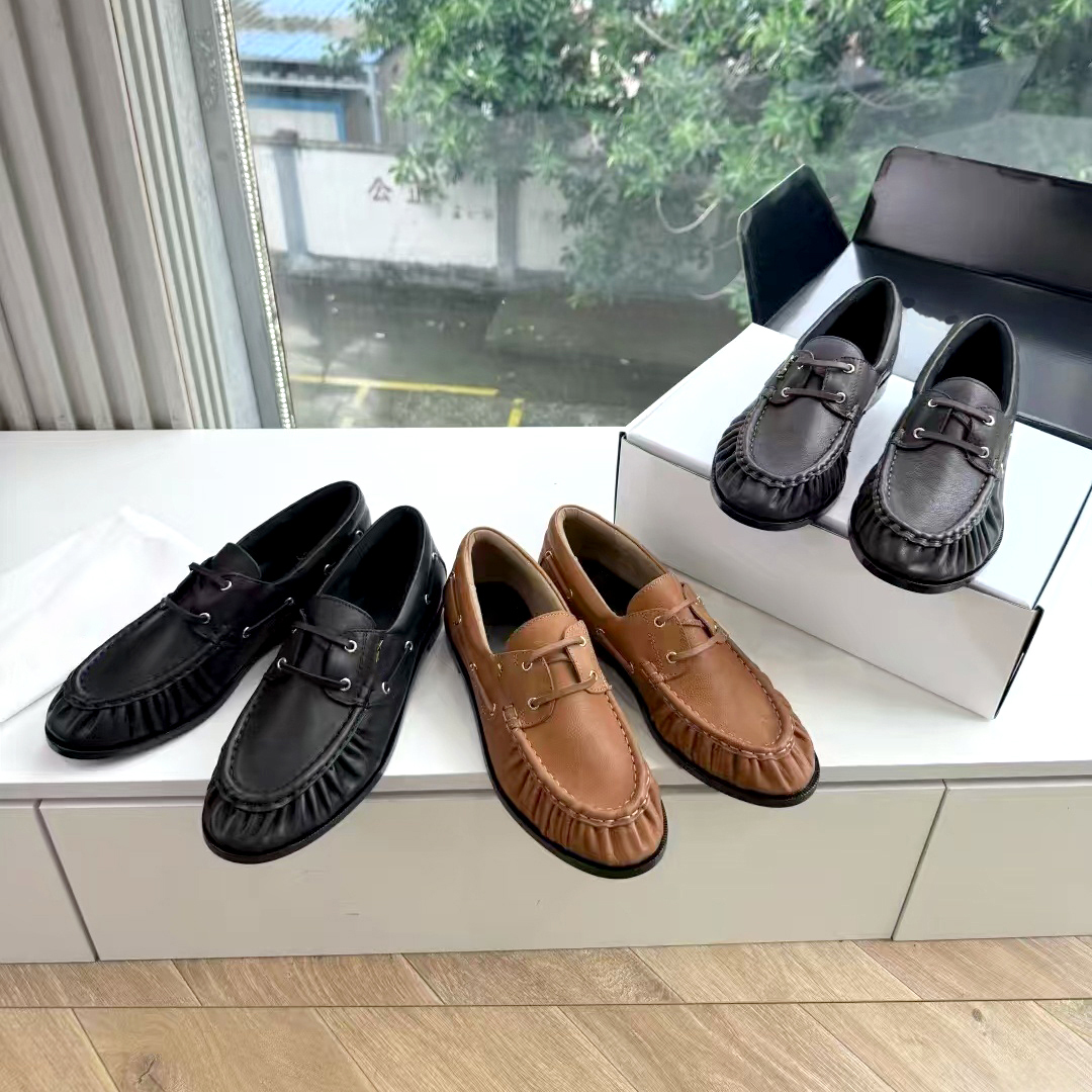 2026ss Men Women Designer comfortable pleated loafers Fashion Luxury Vacation Slip on Flats moccasins Outdoor Casual Versatile Dress shoes For Dinne