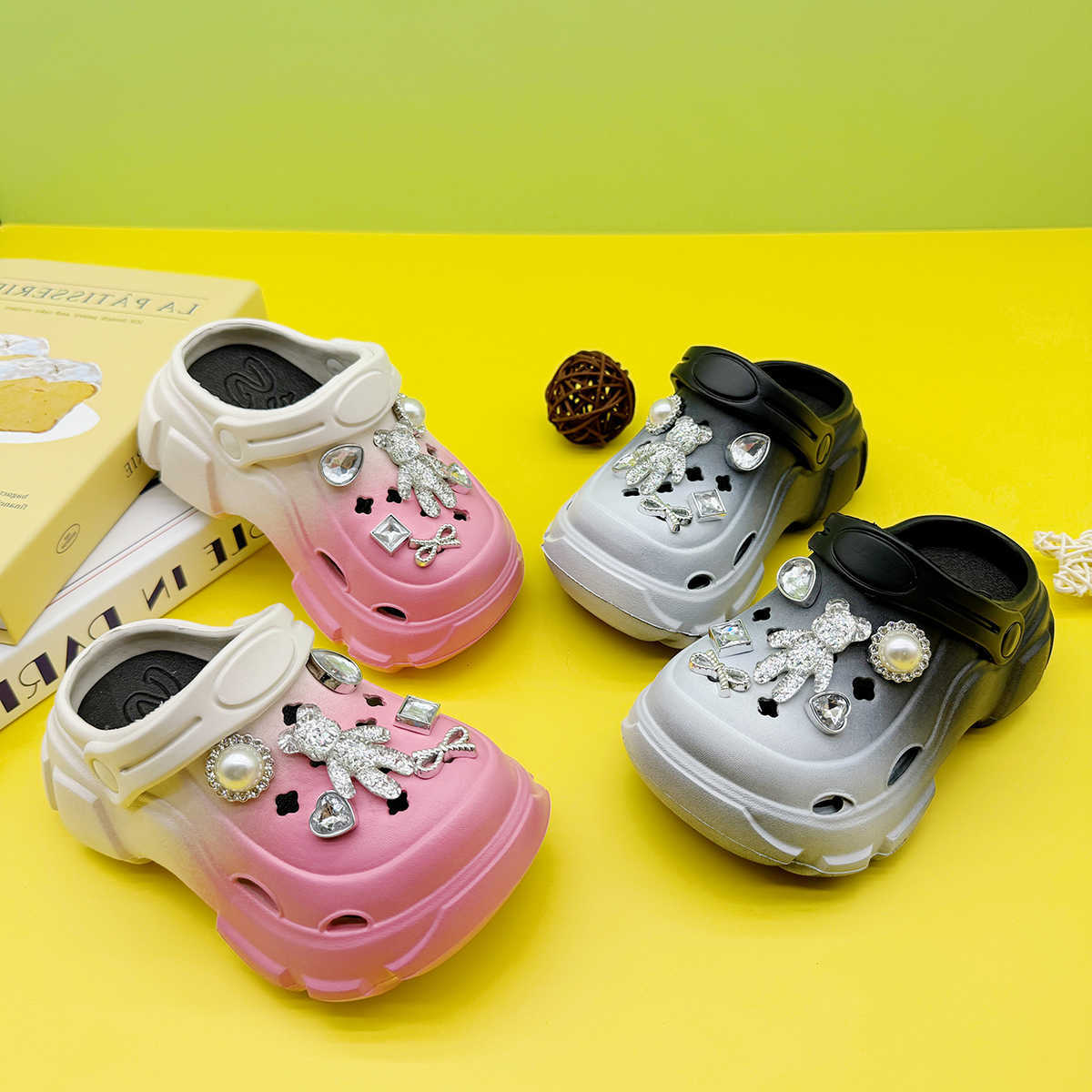and Cute Versatile Parent-Child Slippers for Boys and Girls New Cartoon Double Transparent Bear Eva Clogs Soft-Soled Non-Slip Closed-Toe Sandals 606