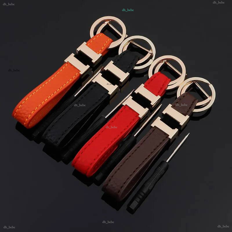 Keychains Luxury Bag Charm Designer Leather Keychain Men Car Women Gold Silver Buckle Key Chain Bags Pendant Motorbike Keyring