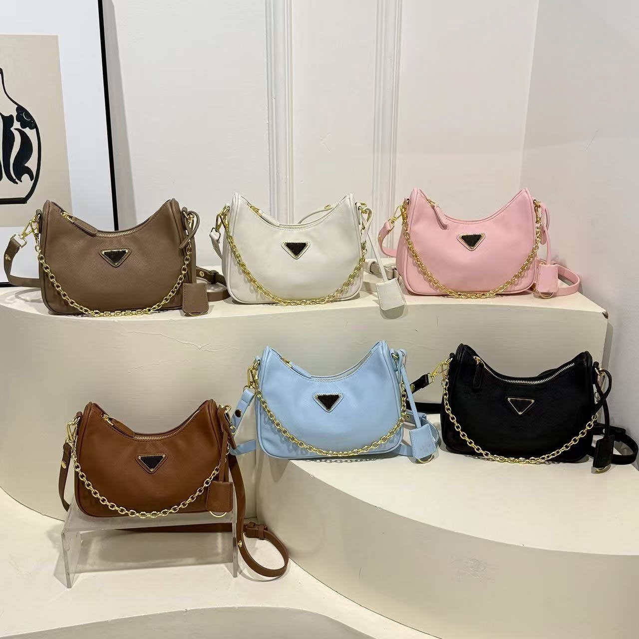 Fashion Luxury Designer Shoulder Bags For Women Triangle Metal Badge Re Edition 2005 Hobo Bag Nylon Chain Underarm Crossbody Purse Pochette Cross Bo