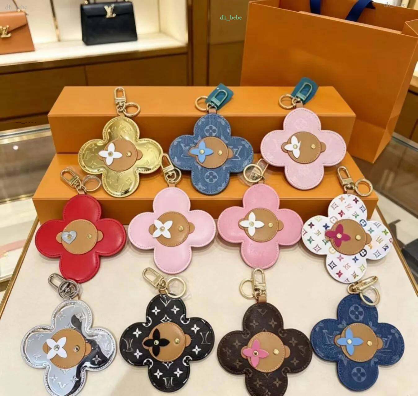 2026 Womens Y2k Designer Charm Luxury Gold Keychain High Quality Car Keychains Daily Bag Charms Alloy Key Chain985