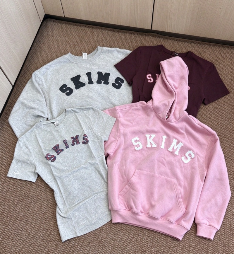 Skims Sweat à capuche Skimssets Femme T-shirt Short Pantalon de survêtement Survêtement Pull Débardeur Lounge Ensemble Édition Limitée Rose Vêtem
