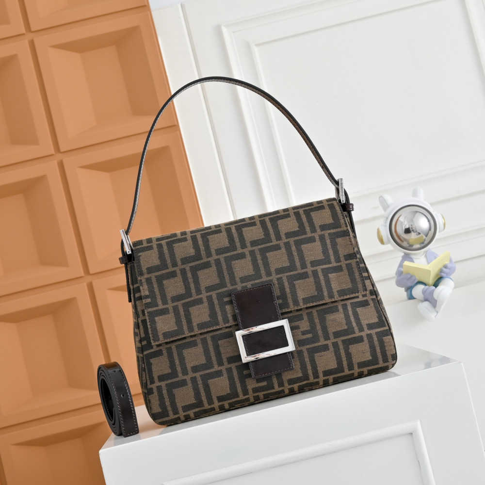 High quality Luxury Underarm Shoulder With Chain And Flower Embroidery Small Vintage Handbag Womens Designer Retro Baguette Canvas Bags Hobo Bag Out