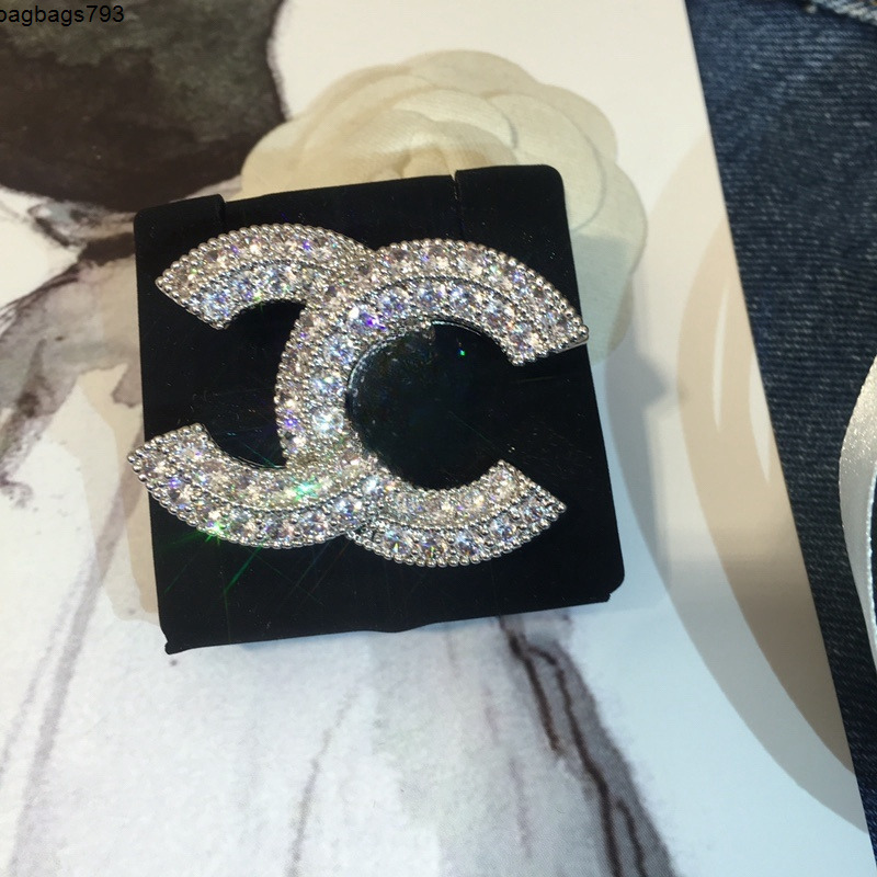 Brooches Designer For Women Silver Rhinestone Full Diamond Brooch Small Fragrance Light Luxury Fashionable Coat Pin Accessories